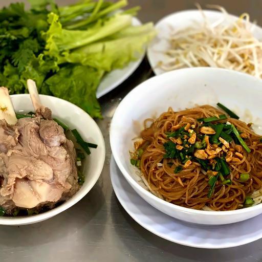 hu-tiu-kho-xuong