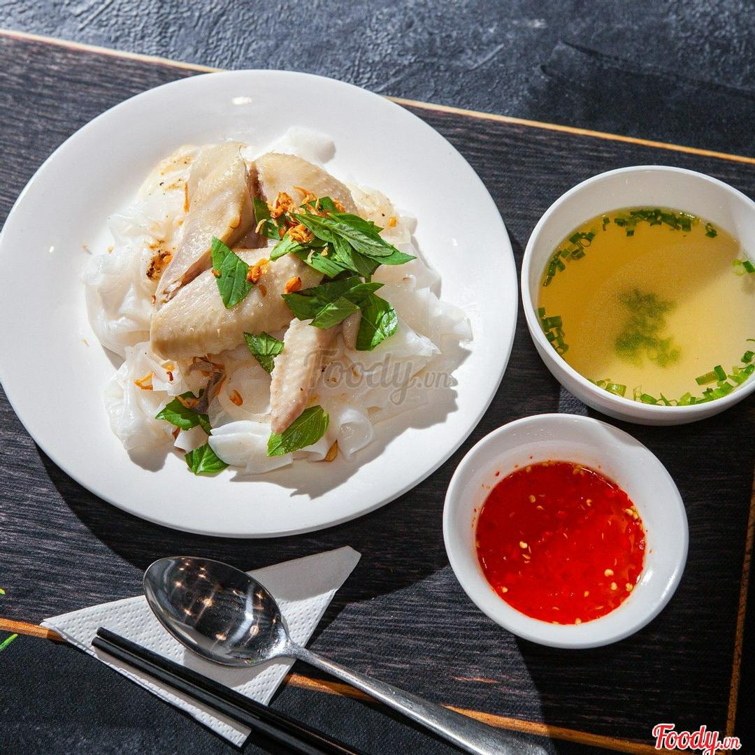 banh-uot-canh-ga
