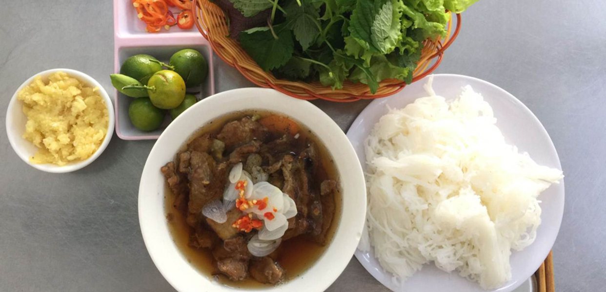 Tú-Nga---Bún-Chả-Hà-Nội-Và-Bún-Gà---Đường-số-45