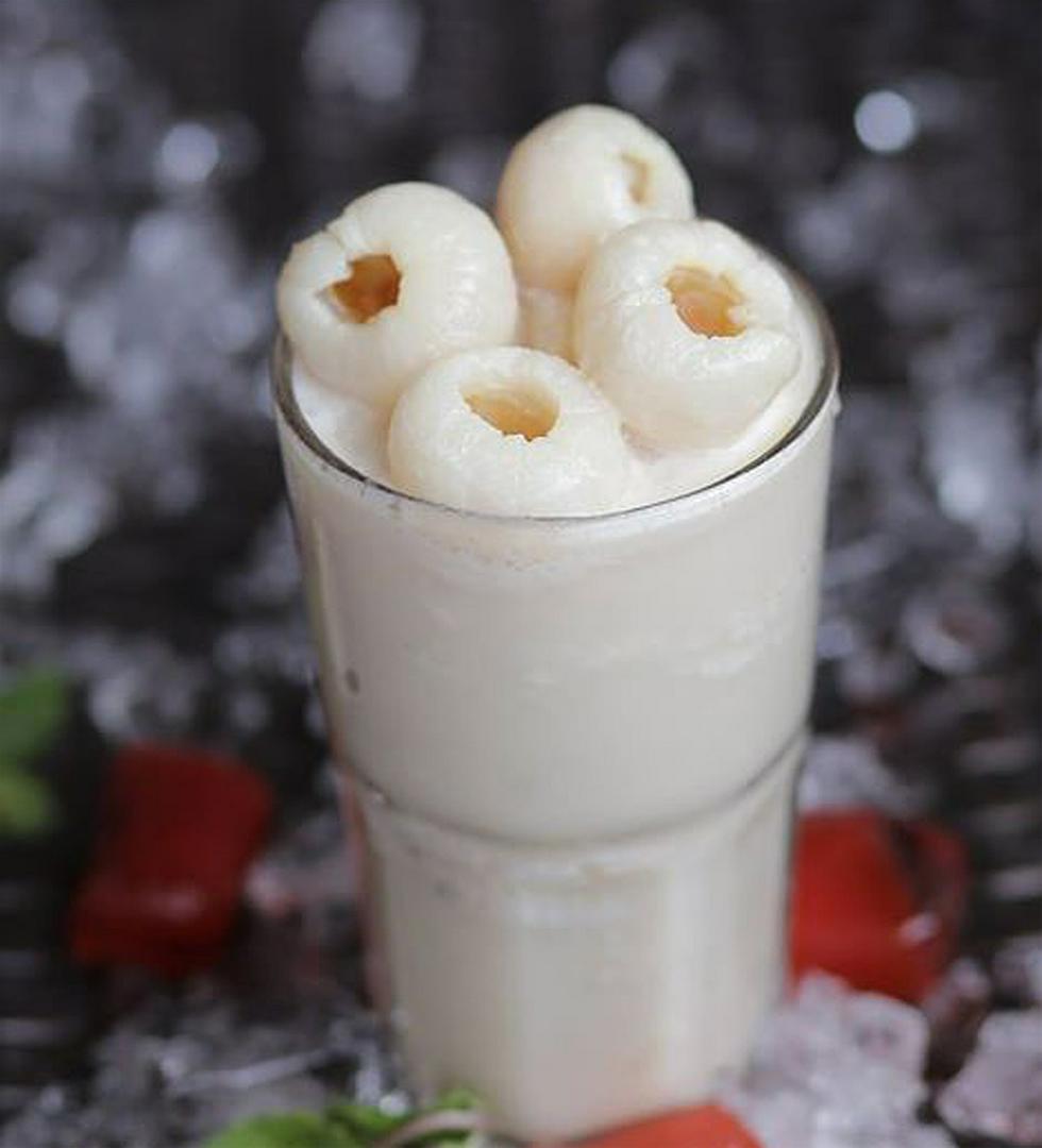 tra-sua-vai-co-tran-chau-en