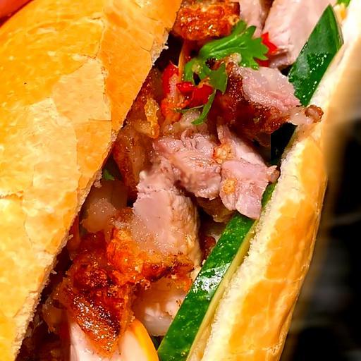 banh-mi-heo-quay-1-trung