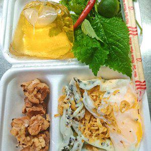 banh-cuon-trung-khong-nhan-thit-nuong-cha-que