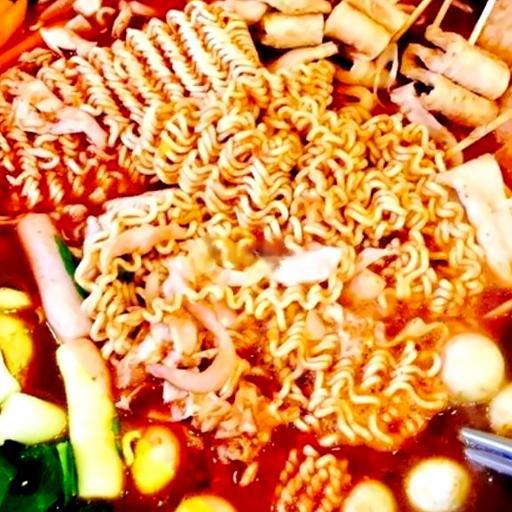 mi-han-tron-tokbokki-cha-muc-xoan-surimi