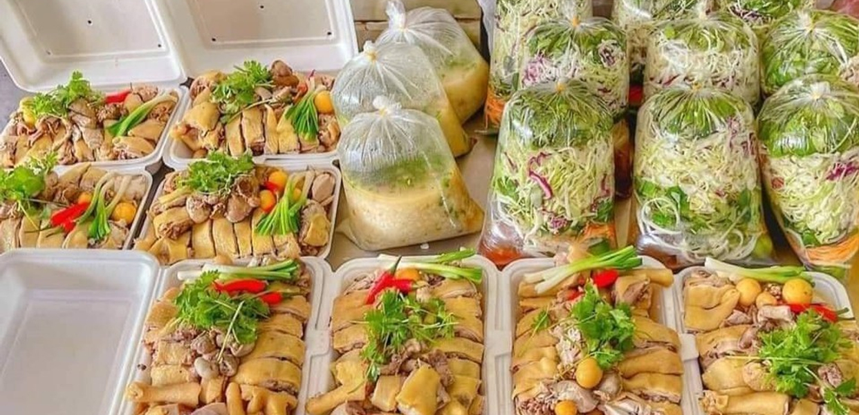 anh-thu-com-ga-ta-tam-ky-le-thi-hoa