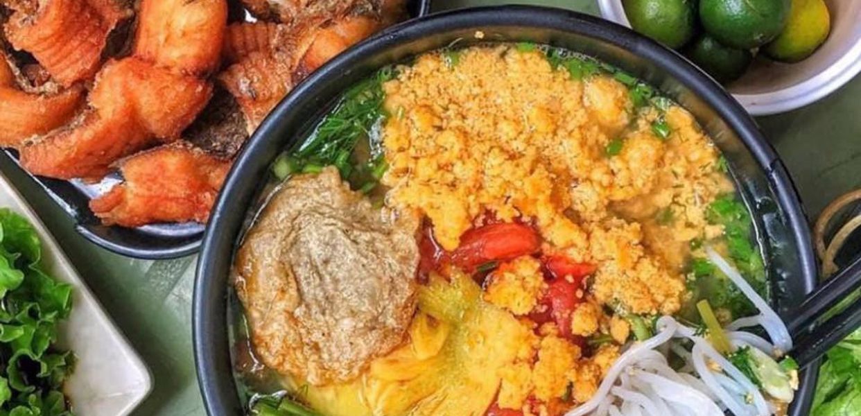 an-vien-bun-ca-cham-pho-co-bat-an