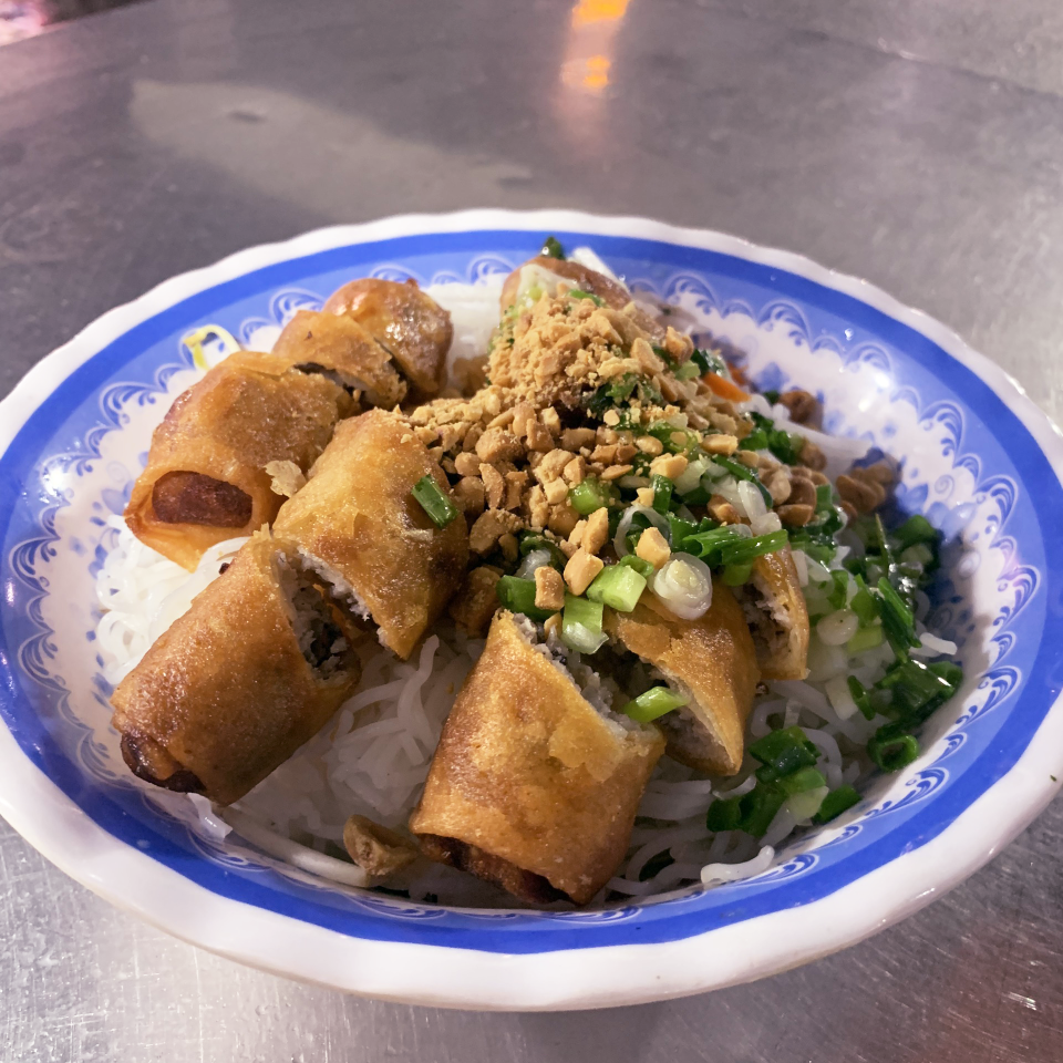 bun-thit-nuong-cha-gio