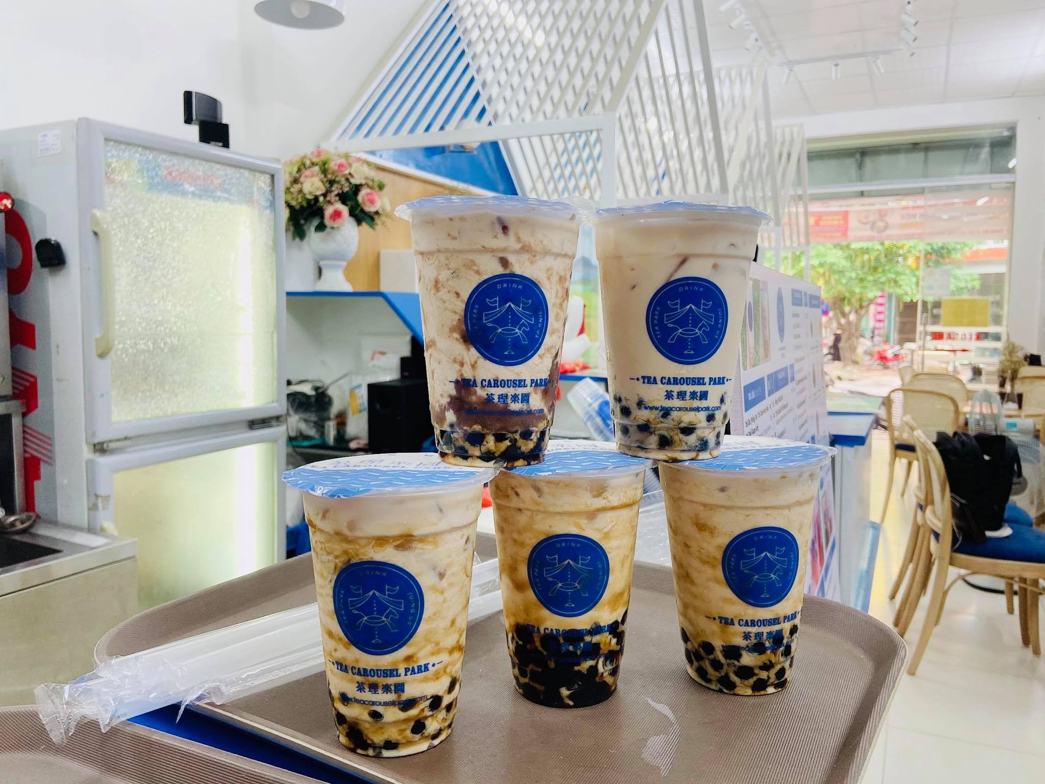 combo-tra-sua-vui-ve-5-ly-tra-sua-size-m-tang-2-goi-huong-duong