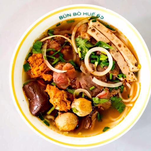 bun-bo-hue-ac-biet-bat-vang