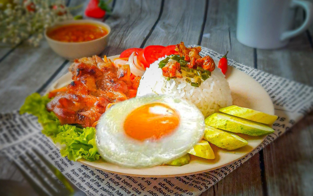 hong-hanh-banh-cuon-mon-hue