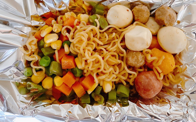 Heokay---Mì-Trộn-Indomie---Phú-Diễn