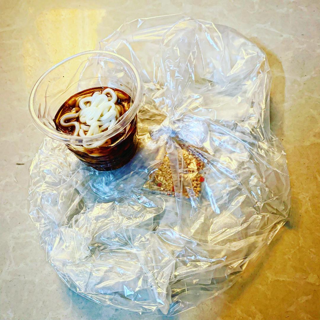 banh-trang-cham-sot-me-bo