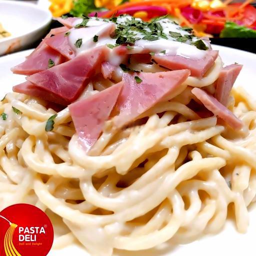 spaghetti-thit-hun-khoi-sot-kem-tuoi-pho-mai