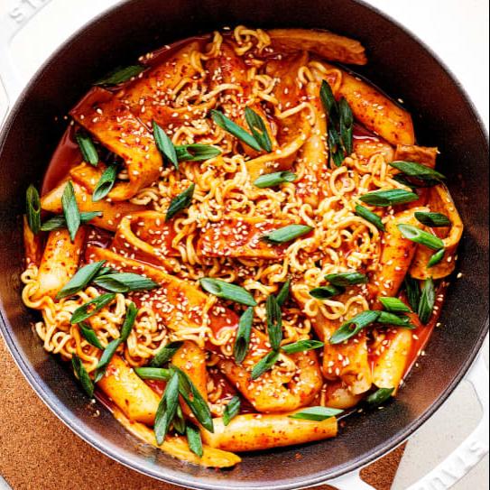 mi-tron-tokbokki-banh-gao-ga-vien