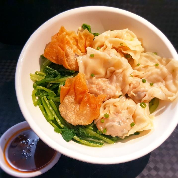 hoanh-thanh-nuoc-leo