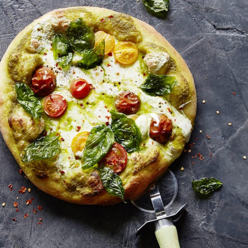 premium-pizza-so-iep-xot-pesto-scallops-pesto-pizza