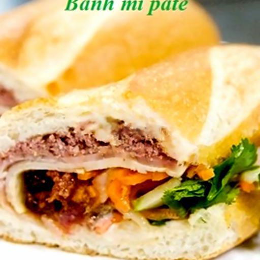 banh-mi-pate-cha-nong