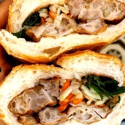 banh-mi-pate-cha-com