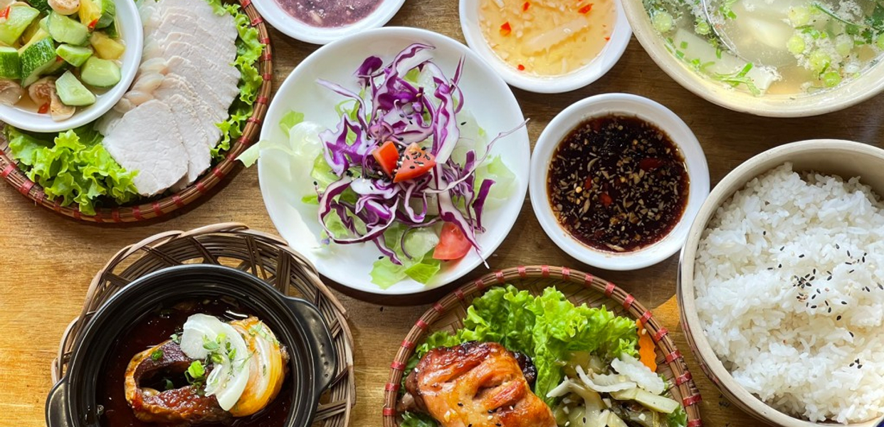 com-ong-ngua-ho-thi-ky