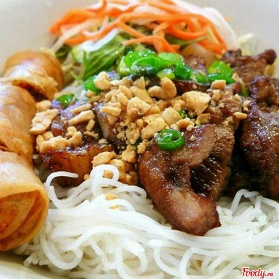 bun-thit-nuong-cha-gio-lon-01-pepsi-hoac-nuoc-khac