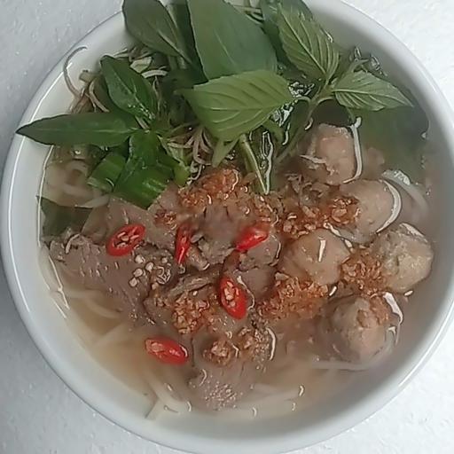 bun-bo-hue-thit-nam-bo-vien