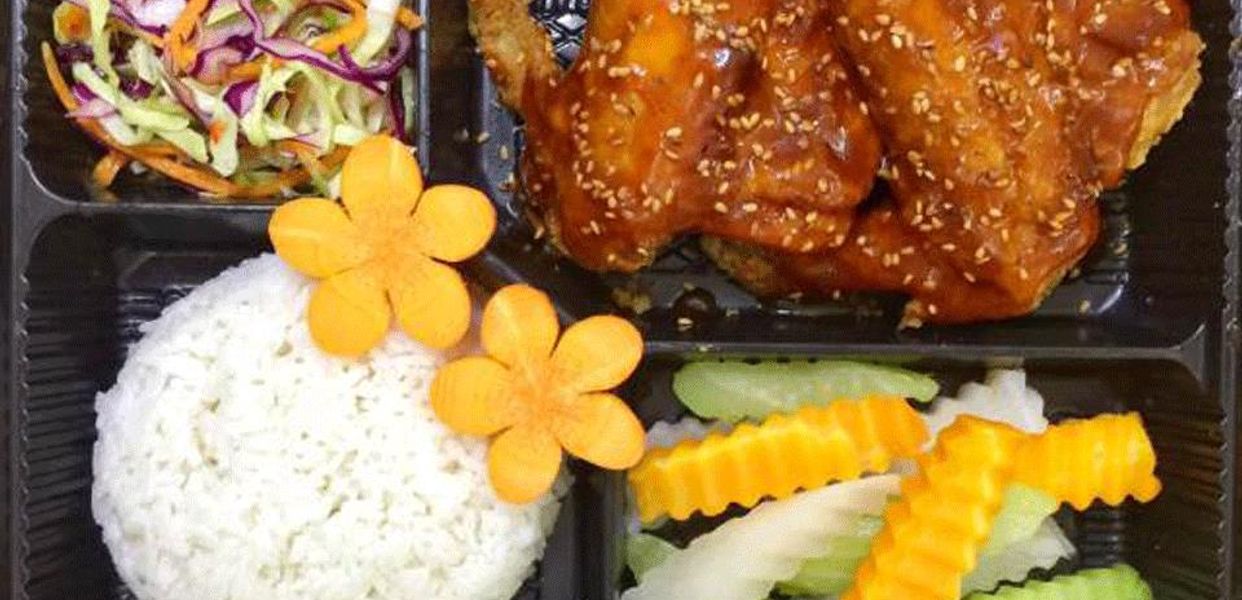 com-trang-van-phong-ly-thai-to