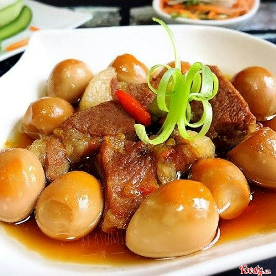 com-thit-heo-kho-trung-cut