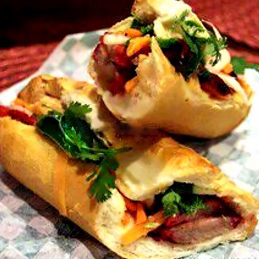 banh-my-thit-nuong-xuc-xich