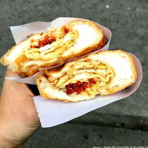 banh-my-trung-bo-kho