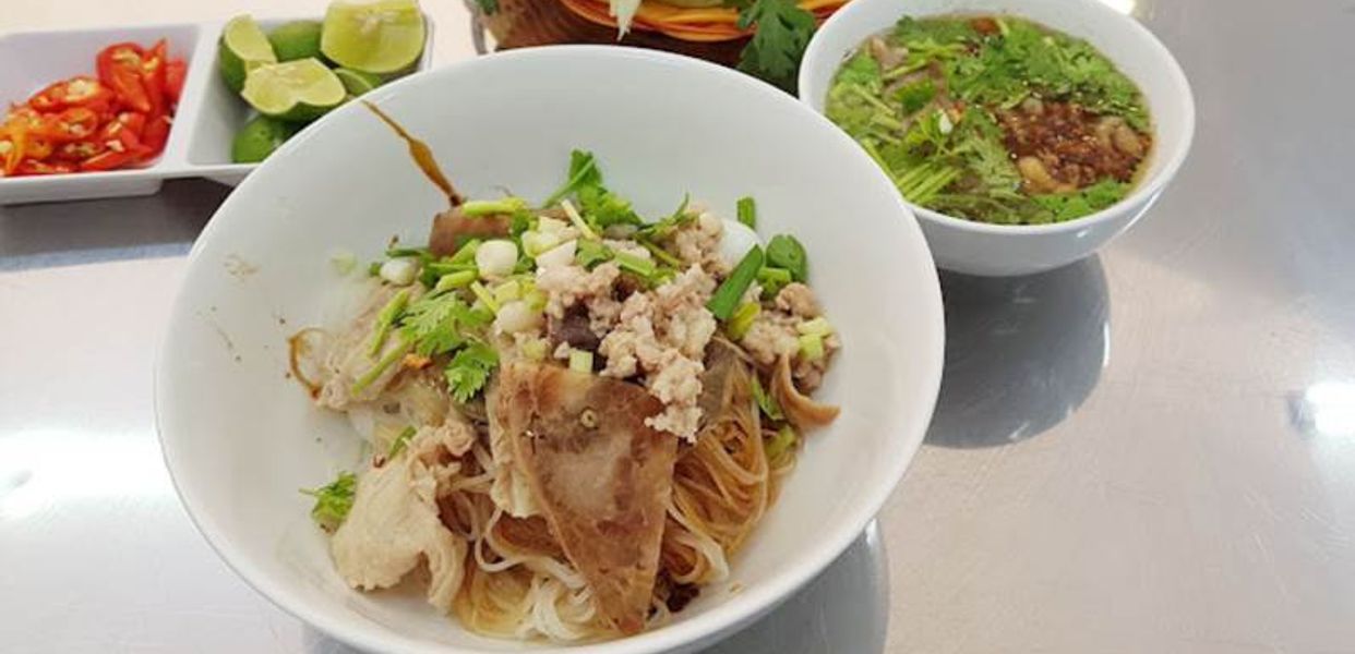Hồng-Phát---Hủ-Tiếu-&-Cơm-Văn-Phòng---Đường-Số-1