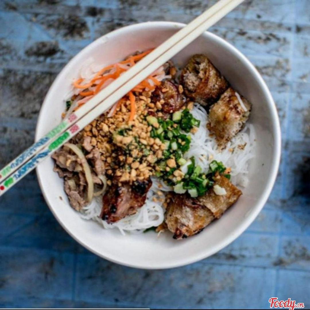 bun-ac-biet-1-sua-matcha-bap-gao-luc-dau