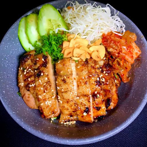 03-com-tho-ga-nuong-than-chicken-don