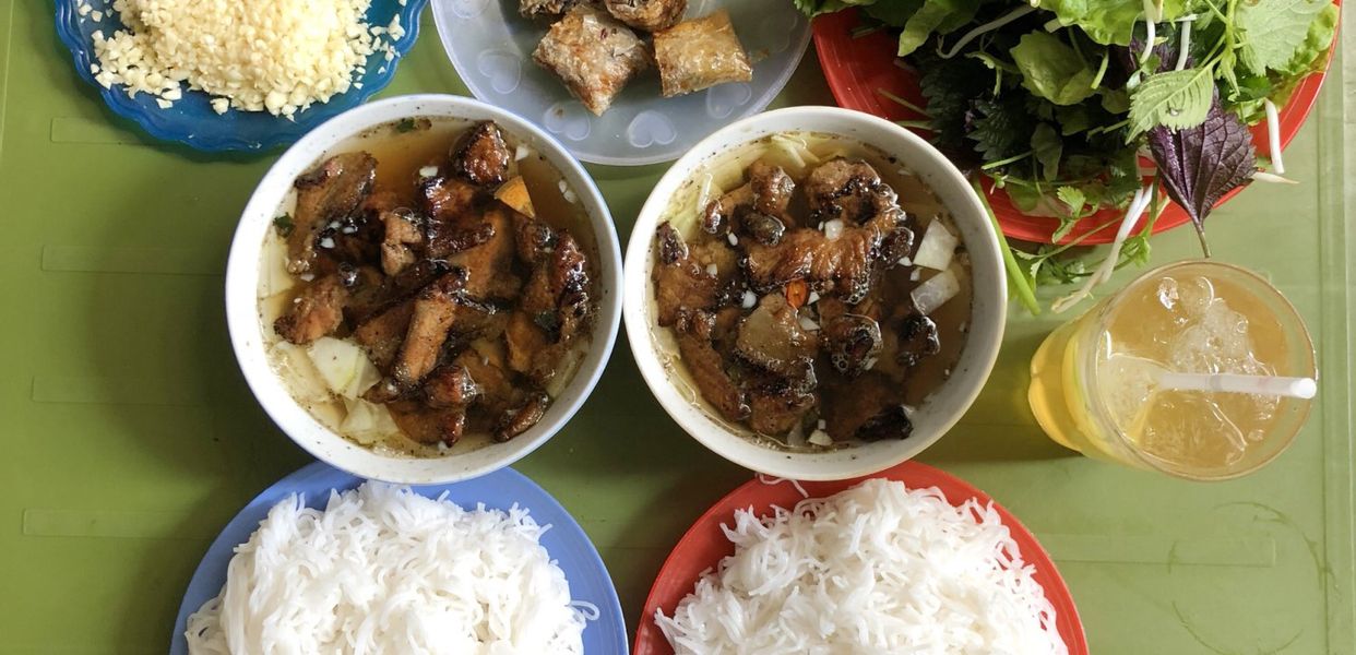 bun-cha-va-nem-cua-be-tue-tinh