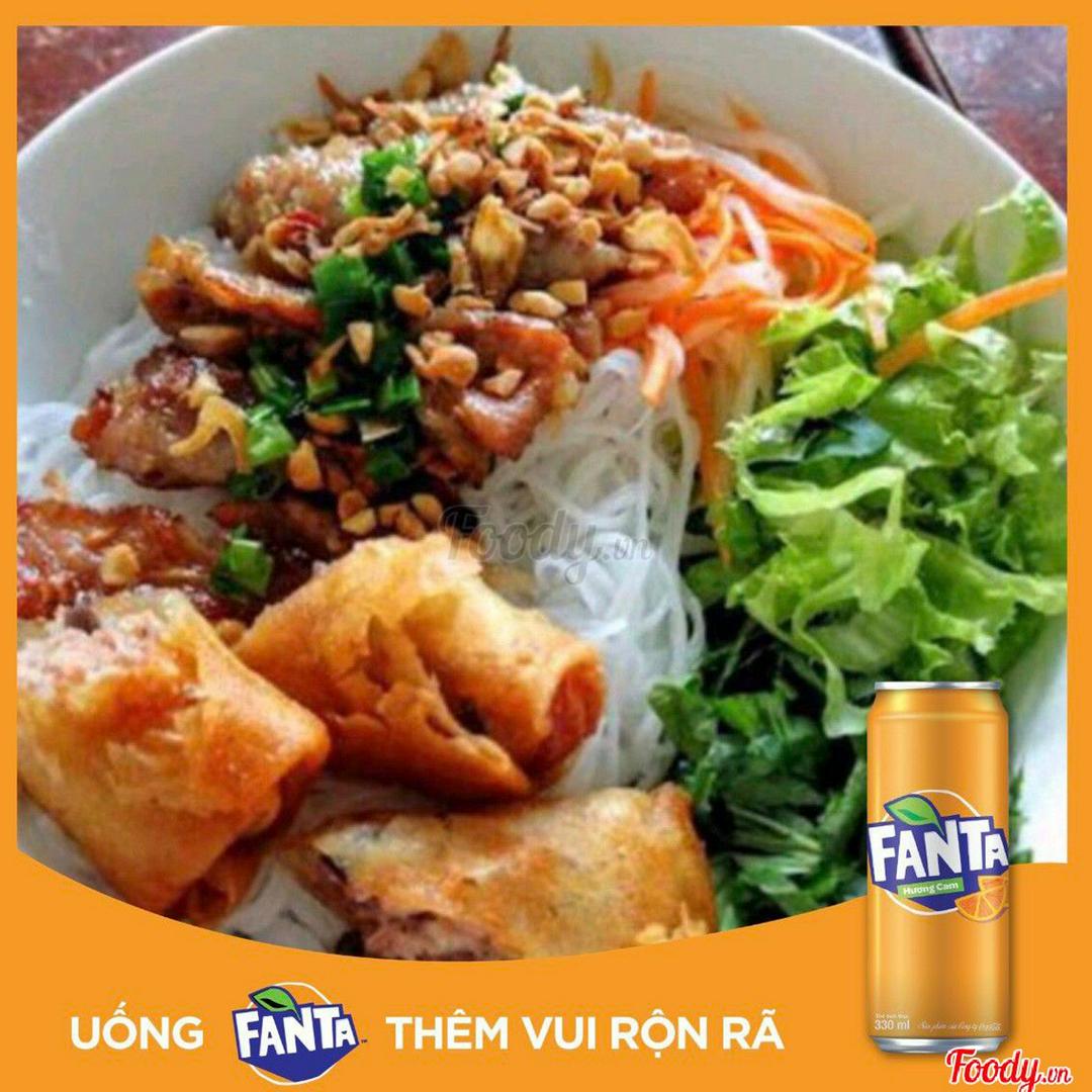 banh-hoi-thit-nuong-ac-biet-1-lon-fanta-hay-sua-matcha-gao-lut-dau-bap