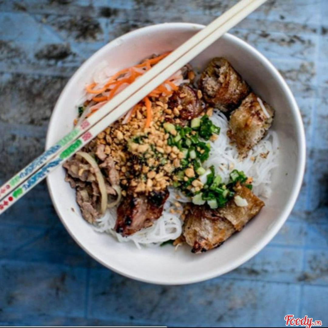 bun-nem-nuong-nho-1-sua-gao-luc-dau-matcha-bap