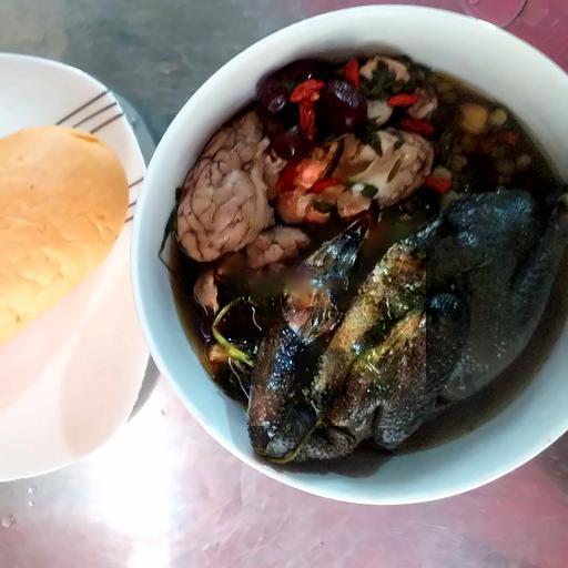 ga-ac-nua-con-oc-kem-banh-my