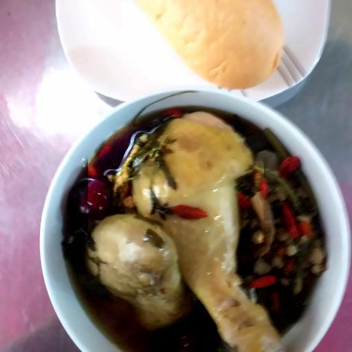 canh-ga-ui-ga-kem-banh-my