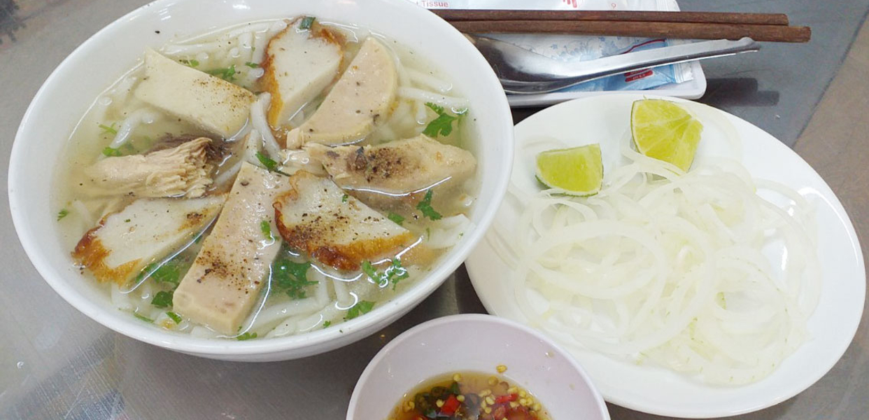 banh-canh-cha-ca-ac-san-phan-rang-truong-inh