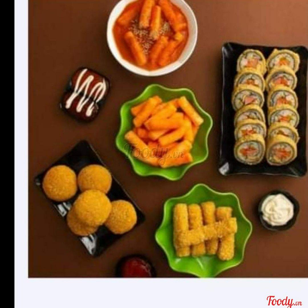 1kimbap-10nemchua-ran-khoai-tay-lac-1-1tokbokki-sot-chua-cay