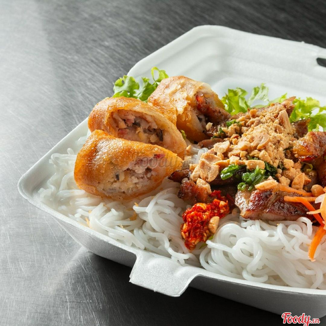 bun-thit-nuong-cha-gio-cam-ep