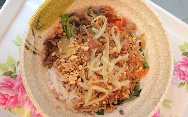 thit-xien-nuong-co-huyen-nguyen-hong