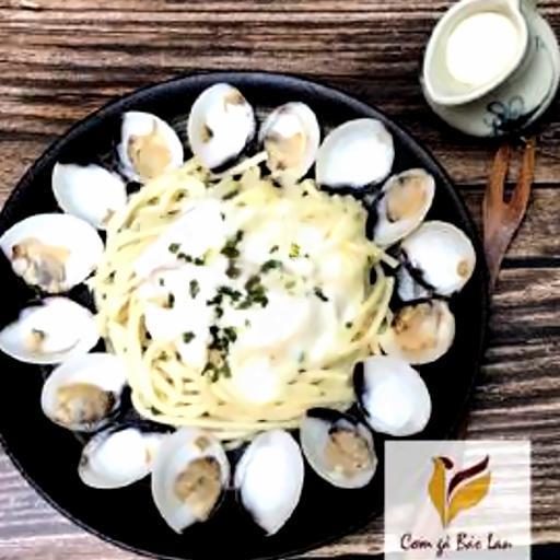 spaghetti-ngao-sot-kem-tuoi-phomai