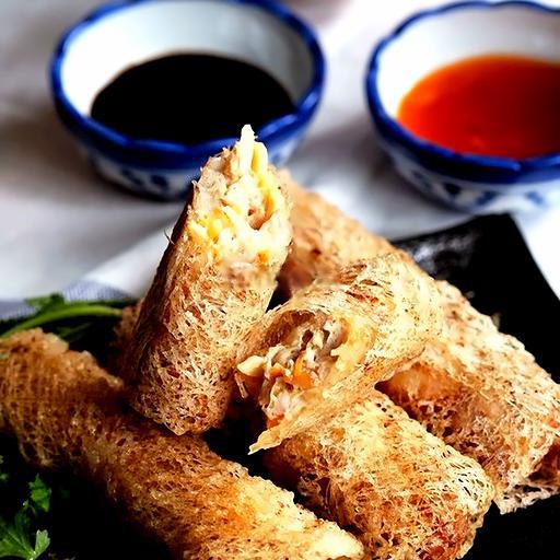 bun-tron-nem-tom-cua