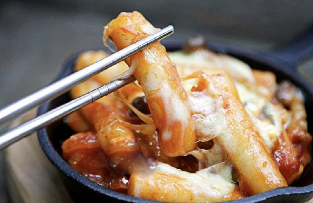 tokbokki-sot-cha-ca-phu-phomai