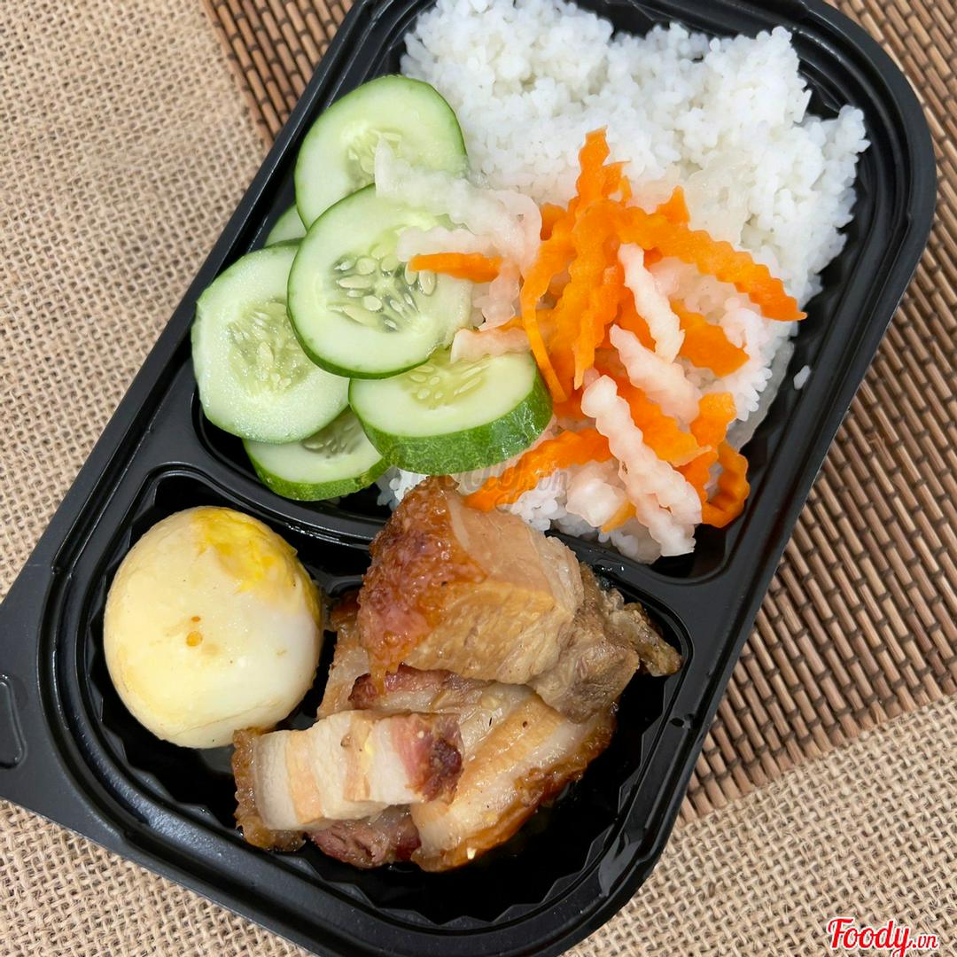 com-heo-quay-kho-trung-canh