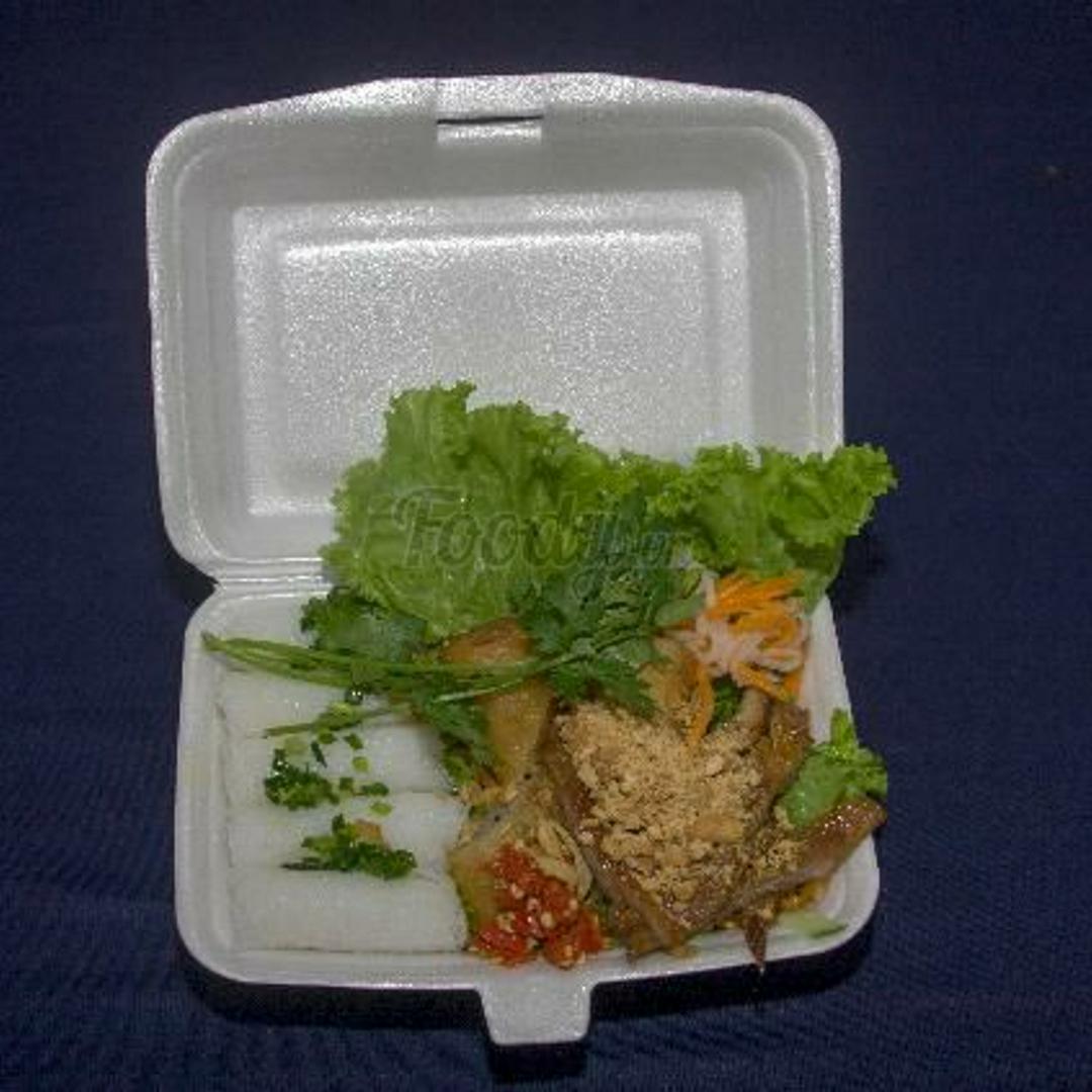 banh-hoi-thit-nuong-cha-gio-cam-ep