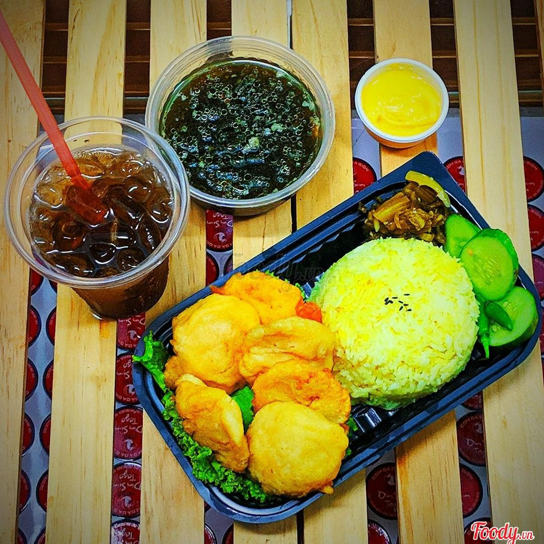 com-tom-gion-sot-mayonnaise-nuoc-ngot-canh-rong-bien-thit-bam