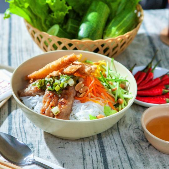 bun-tron-nem-nuong-hoac-nem-lui