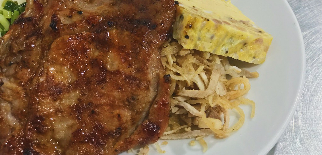 quan-an-667-com-tam-lac-long-quan