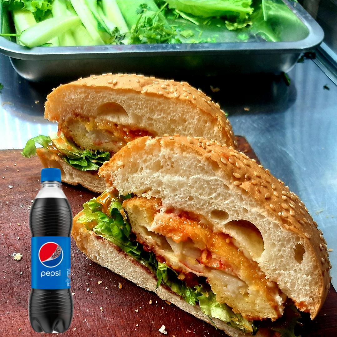 hamburger-cua-pepsi-chai