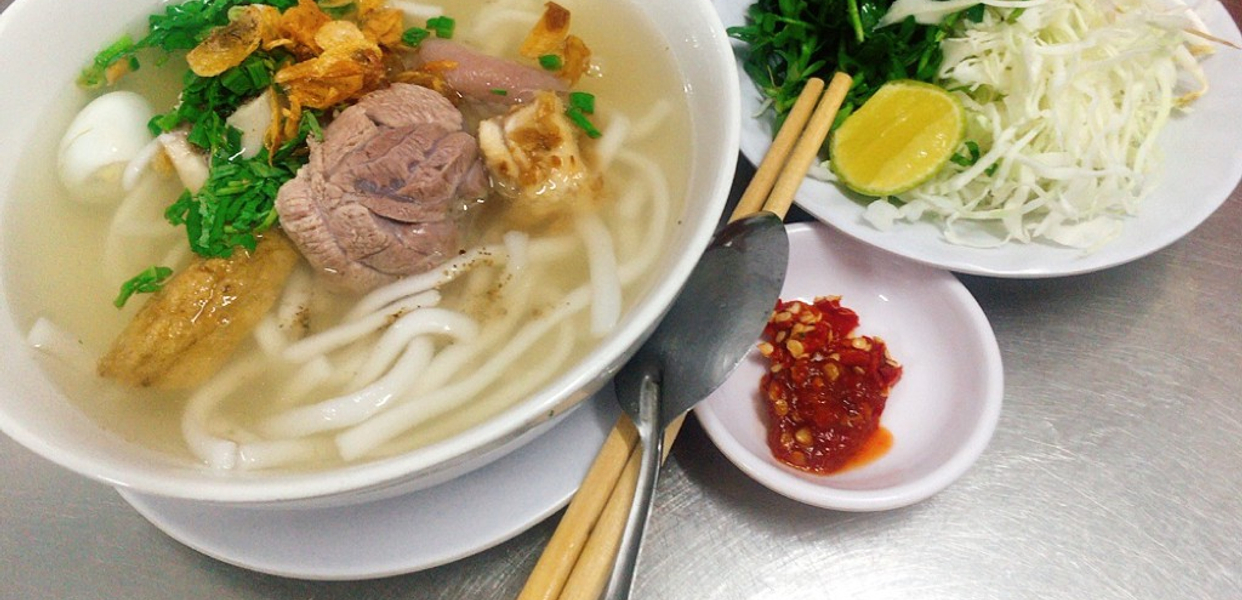 banh-canh-bot-gao-cho-chieu-nguyen-huu-canh